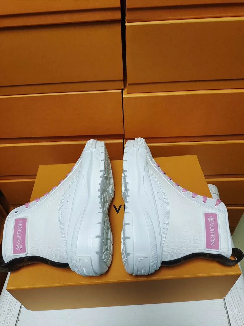 Louis Vuitton Louis Vuitton Louis Vuitton Women's Sneakers Size 35-2506 Size US 5 / IT 35 - 6 Thumbnail