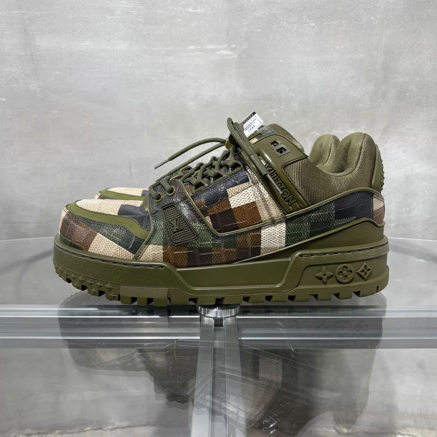 Louis Vuitton LV Trainer Pharrell x Camo Pang Ding UK8/42 Size US 9 / EU 42 - 3 Thumbnail