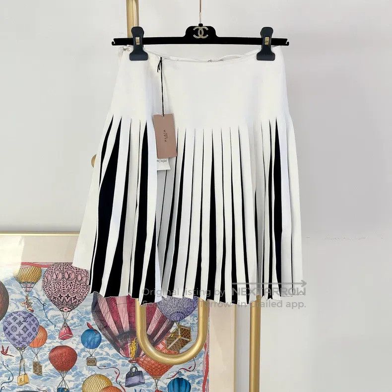 Alaia Alaia Color Block Pleated Skirt Size 27" / US 4 / IT 40 - 1 Thumbnail