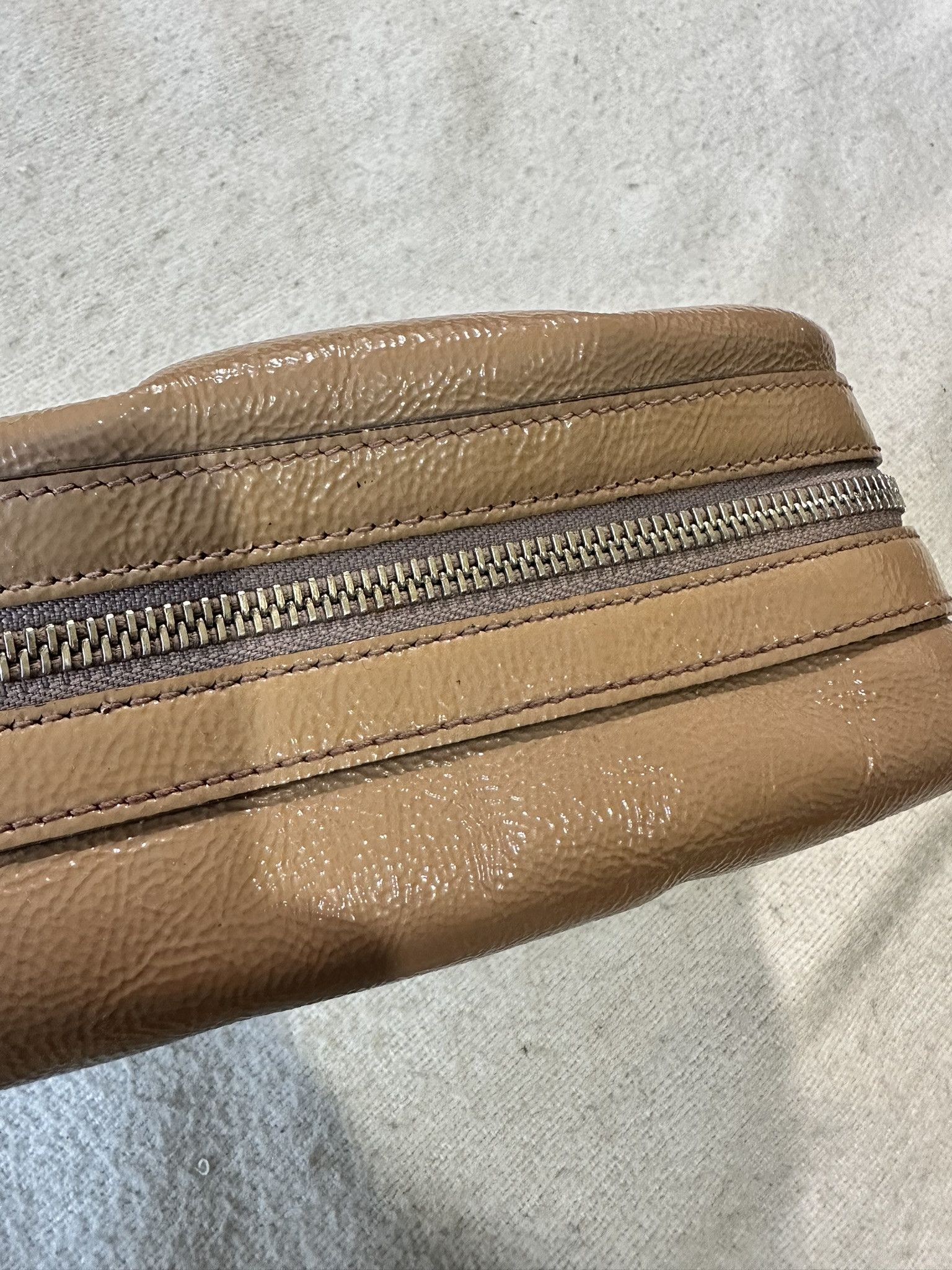 Gucci Gucci Soho Cosmetic Pouch Patent Beige Leather Logo Size ONE SIZE - 4 Thumbnail