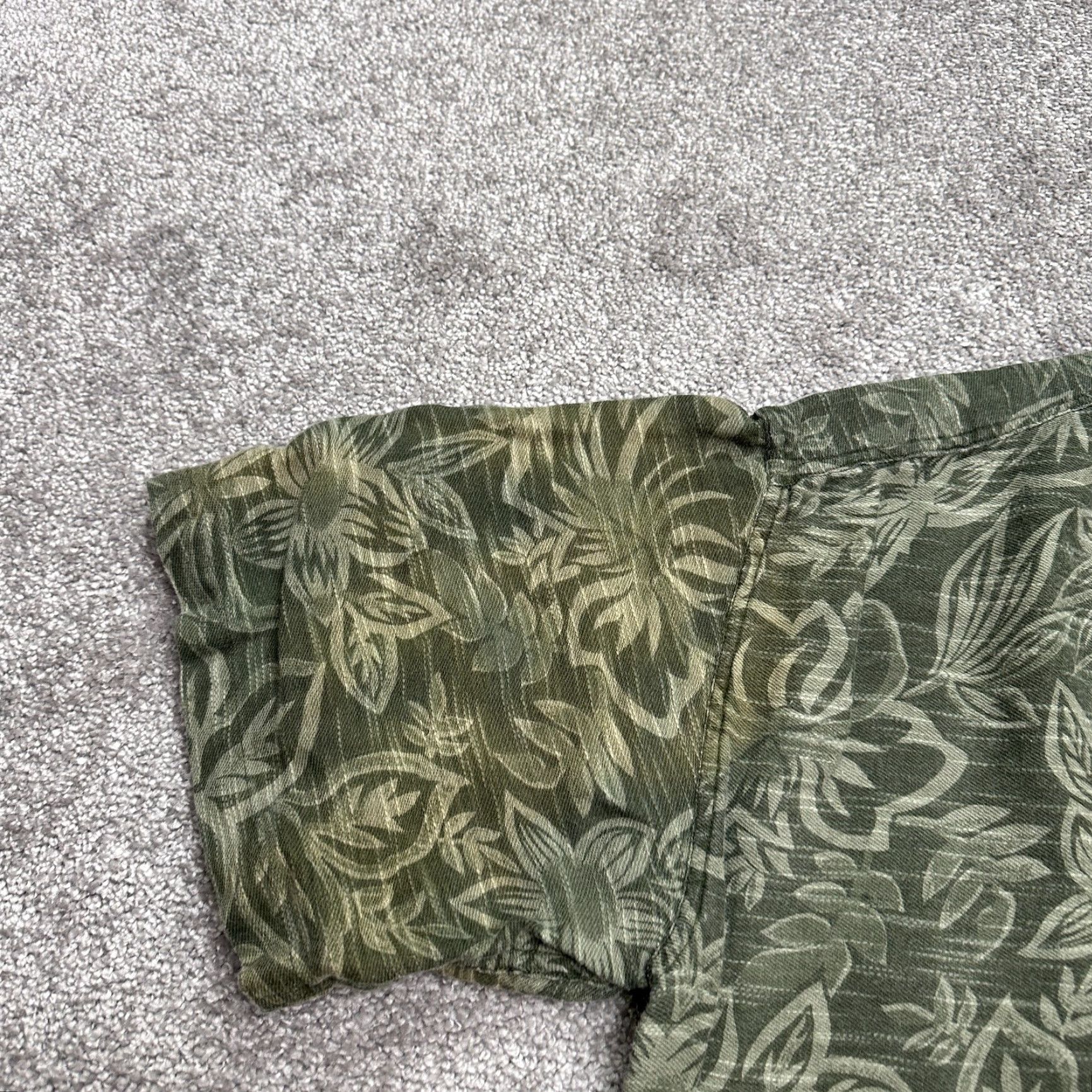 Vintage VINTAGE Flyshacker Hawaiian Shirt Mens XL Green Floral Short Sleeve Button-Down Casual Beach 90s Mens Size US XL / EU 56 / 4 - 6 Thumbnail
