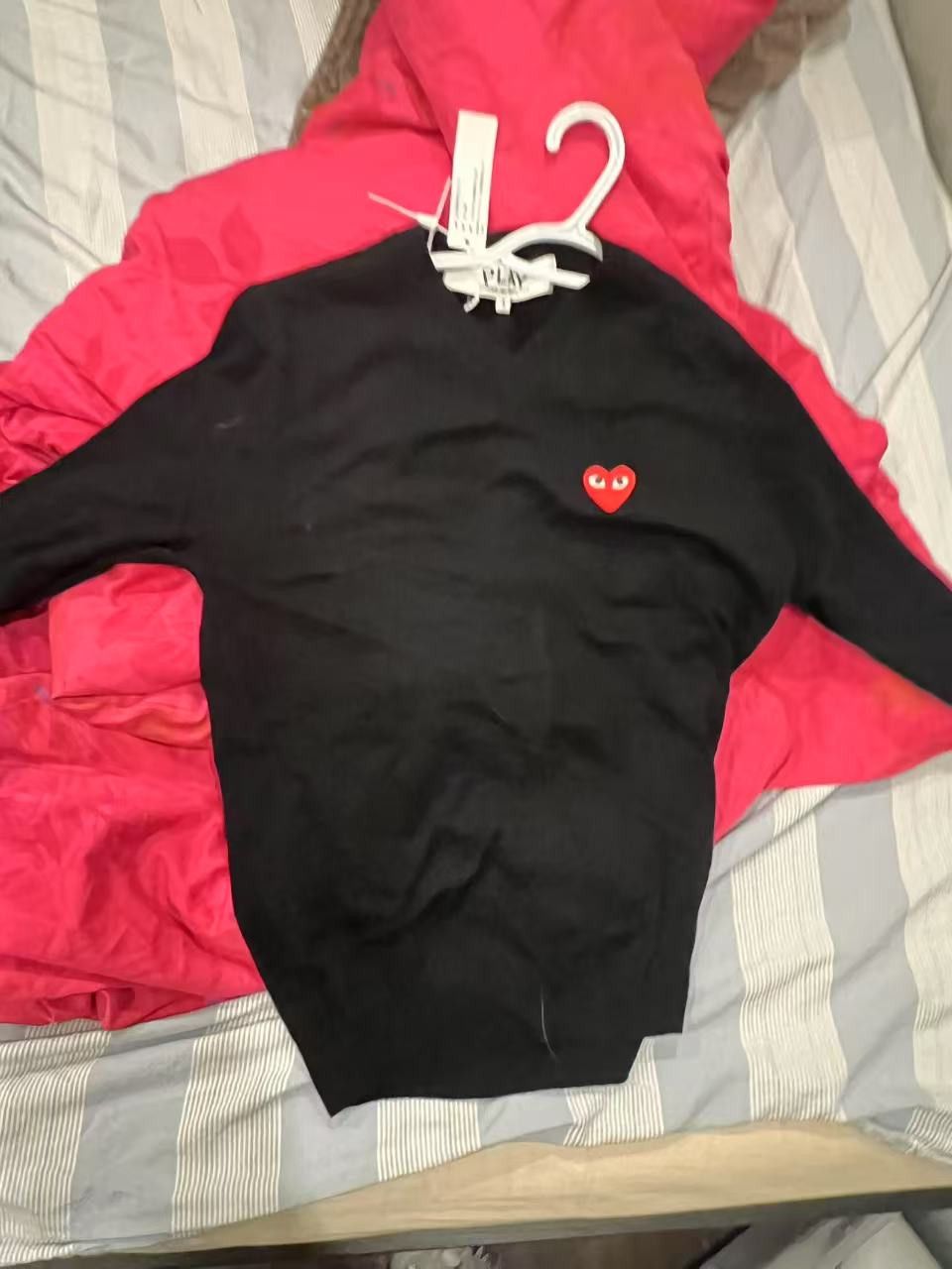 CDG by Comme des Garcons PLAY V-NECK PULLOVER RED EMBLEM Size US S / EU 44-46 / 1 - 1 Preview