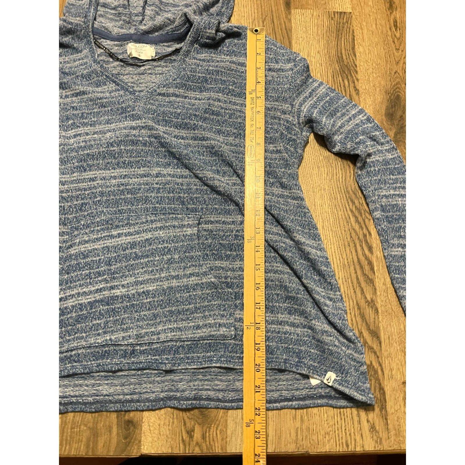 Volcom Volcom Hoodie Women's Medium Blue Pullover Long Sleeve V-neck Size M / US 6-8 / IT 42-44 - 6 Thumbnail