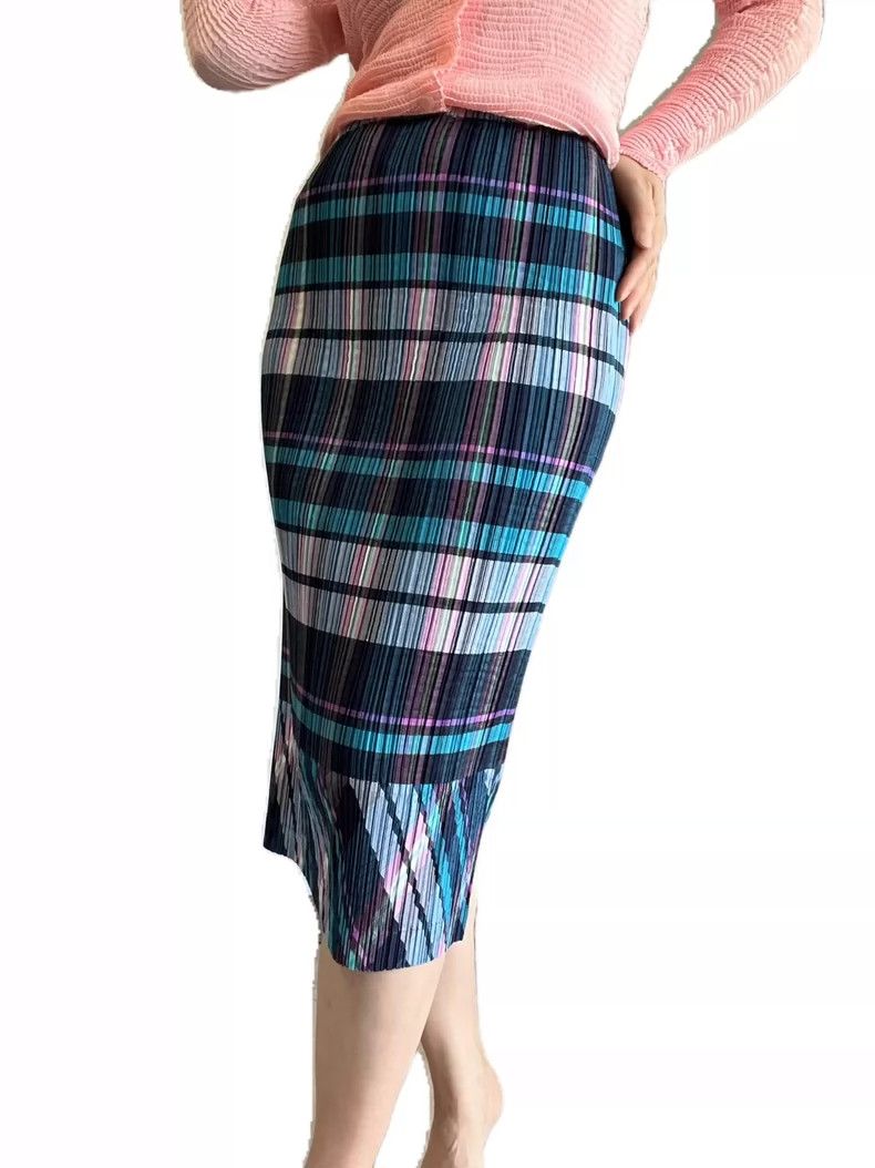 Issey Miyake size:1 A light blue checkered skirt