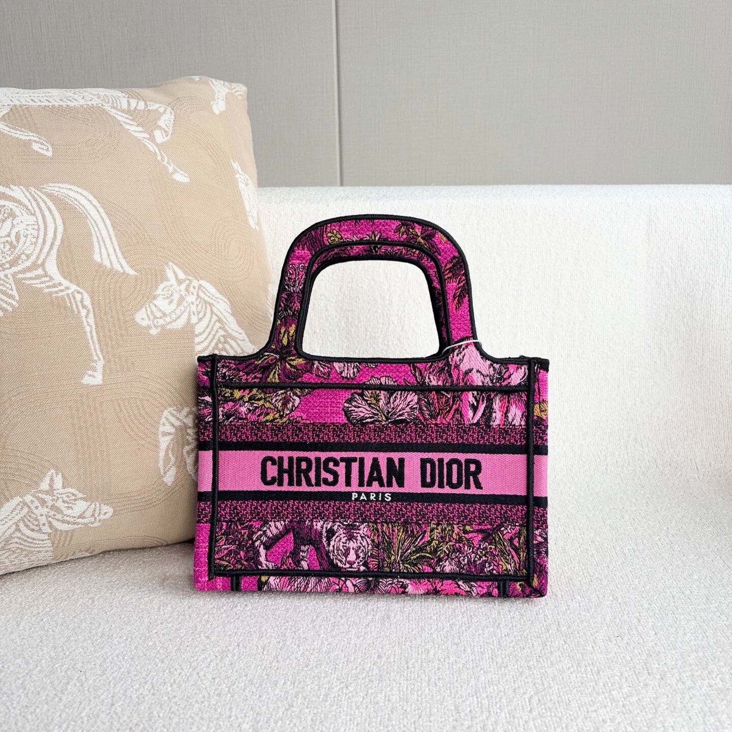 Dior Pre-loved Bag Very good condition Size ONE SIZE - 1 Thumbnail
