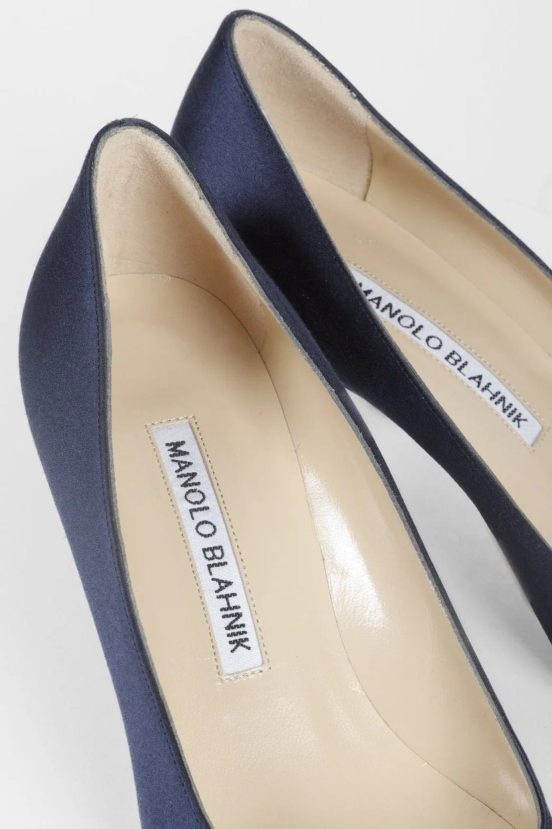 Manolo Blahnik Manolo Blahnik Hangisi Blue Satin Jewel Pumps Size US 5.5 / IT 35.5 - 10 Thumbnail