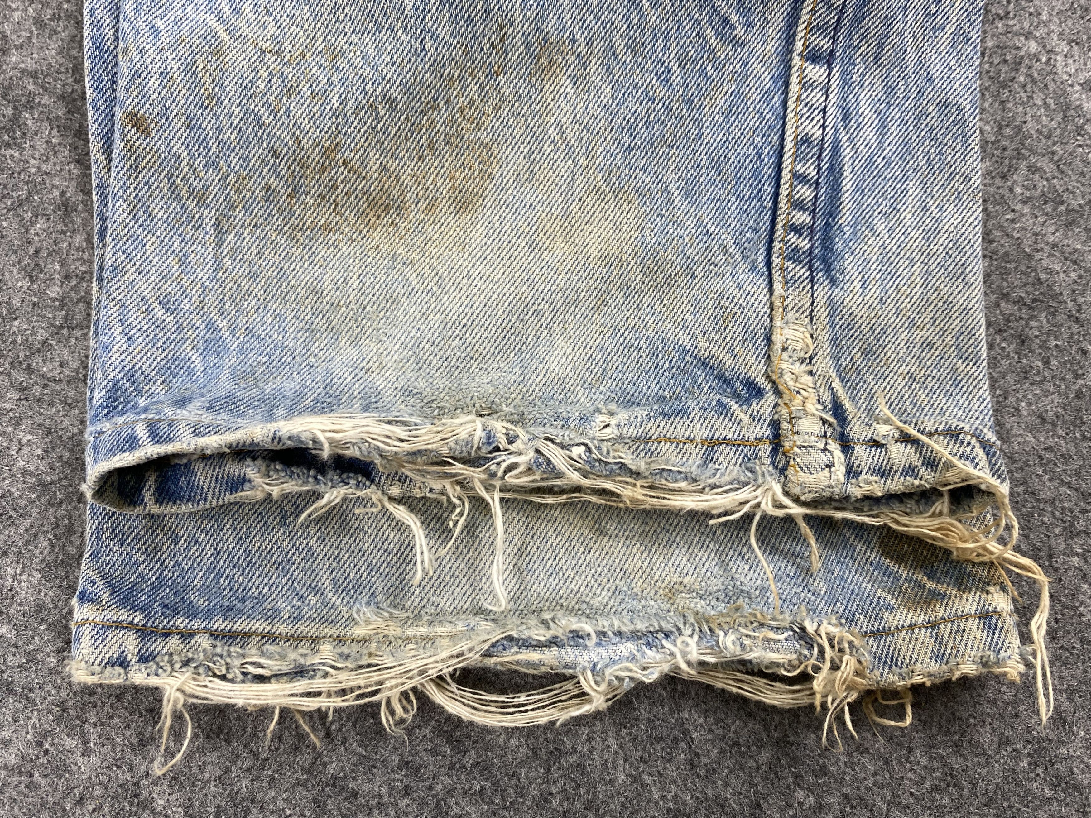 Levi's 80s Light Wash Vintage Levi's 501 35x28.5 Denim -JN1185 Size US 35 - 11 Thumbnail