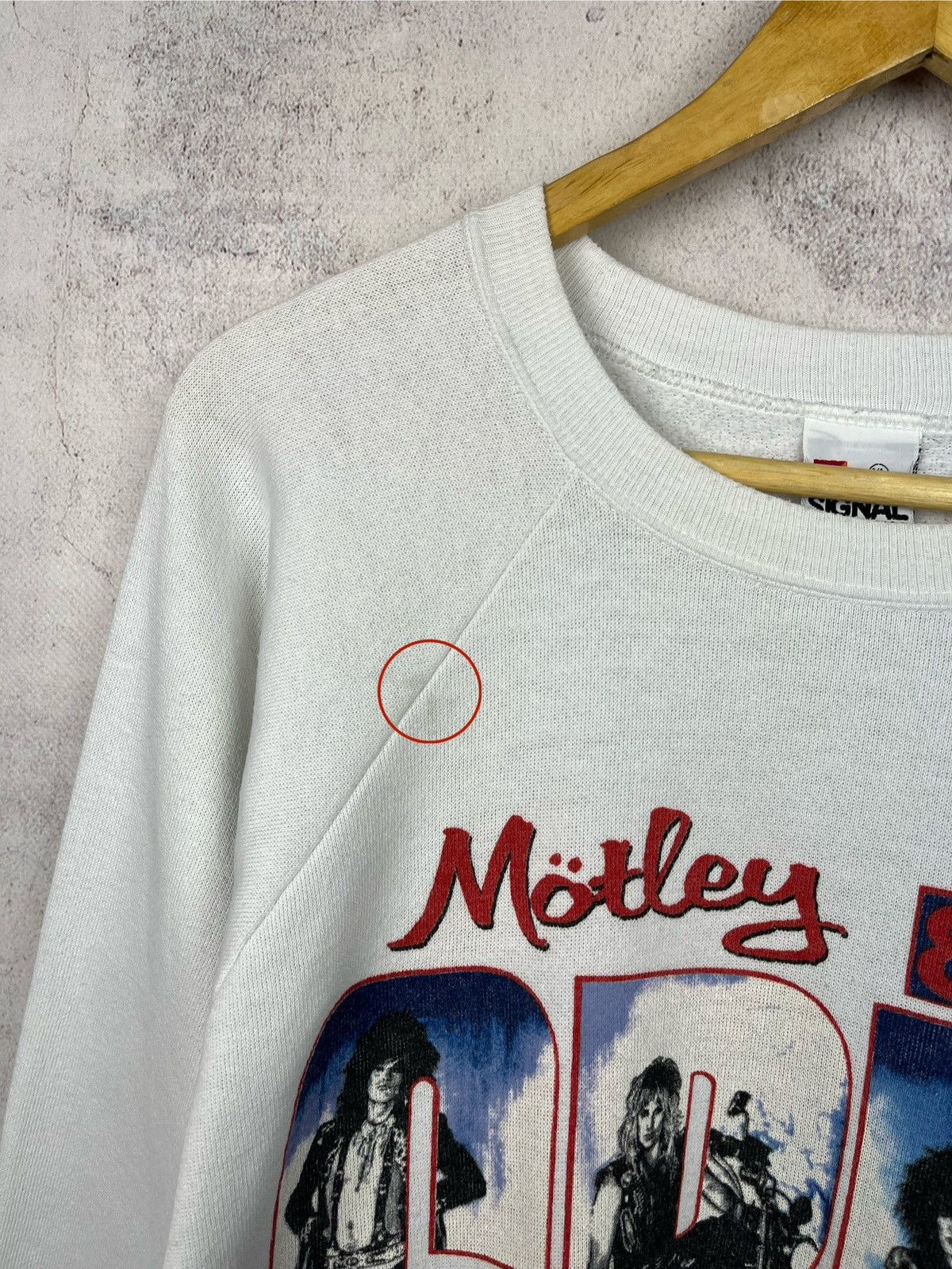 Band Tees 🇺🇸 Vintage 1987 Mötley Crue Rock Band Swaetshirt Made In USA Size US M / EU 48-50 / 2 - 8 Thumbnail
