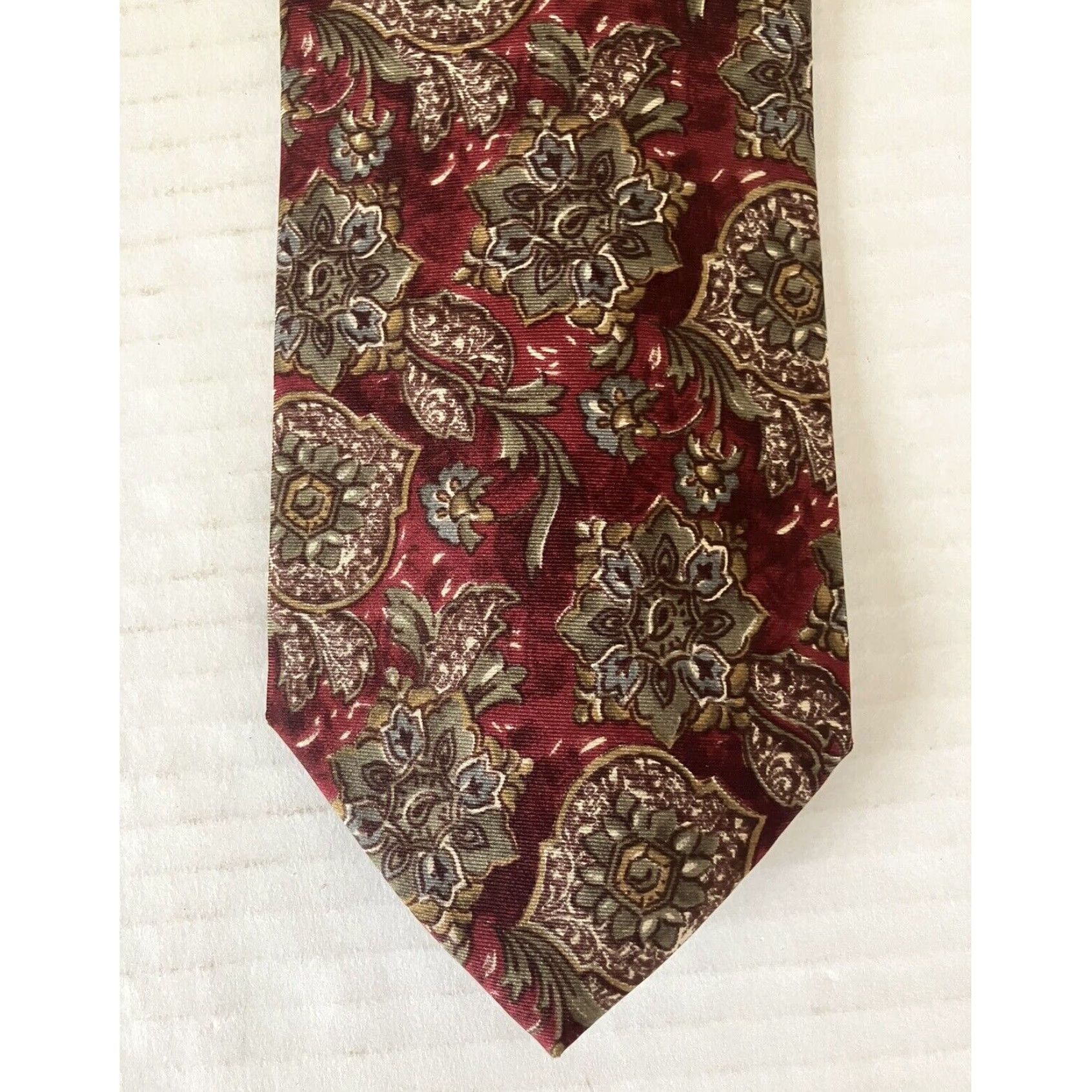 COLOURS BY ALEXANDER JULIAN Vintage Red & Tan hotsell Paisley Men's Formal Neck Tie