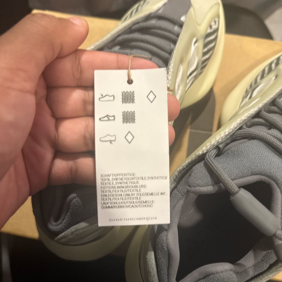 Other YEEZY 700 V3 Fade Salt Size US 7 / EU 40 - 9 Thumbnail