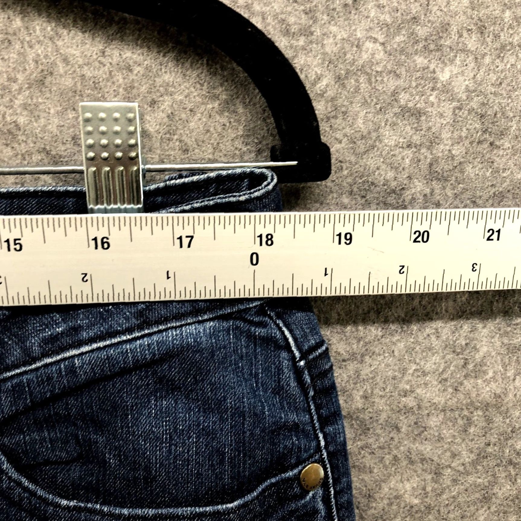 Vintage Max Studio Slim Jeans Womens 12 Mid Rise Stretch Blue Dark Wash Skinny Size 35" - 7 Thumbnail