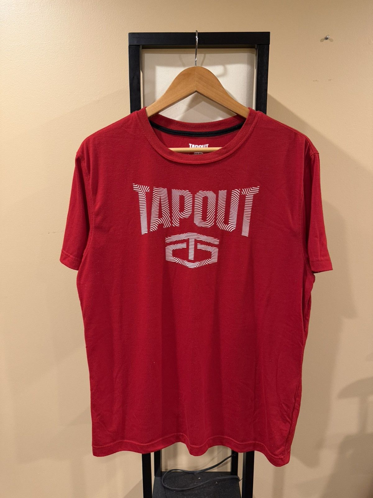 Vintage Vintage Tapout MMA Red Short Sleeve T-Shirt Size US M / EU 48-50 / 2 - 1 Thumbnail