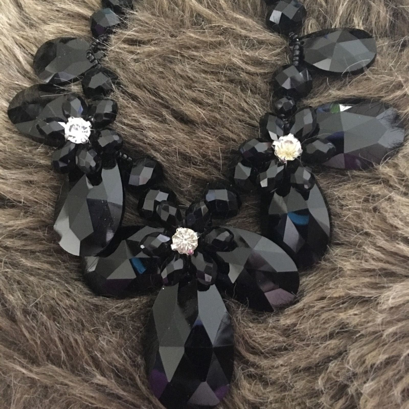 Jewelry Black faceted teardrop glass floral style necklace Size ONE SIZE - 6 Thumbnail