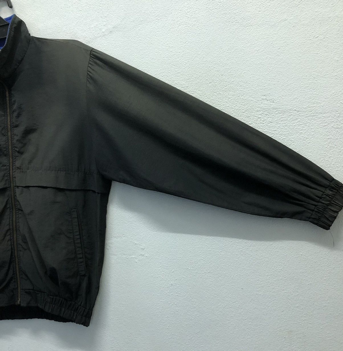 Adidas Vintage Adidas Descente The Brand With The 3 Stripes Jacket Size US L / EU 52-54 / 3 - 6 Thumbnail