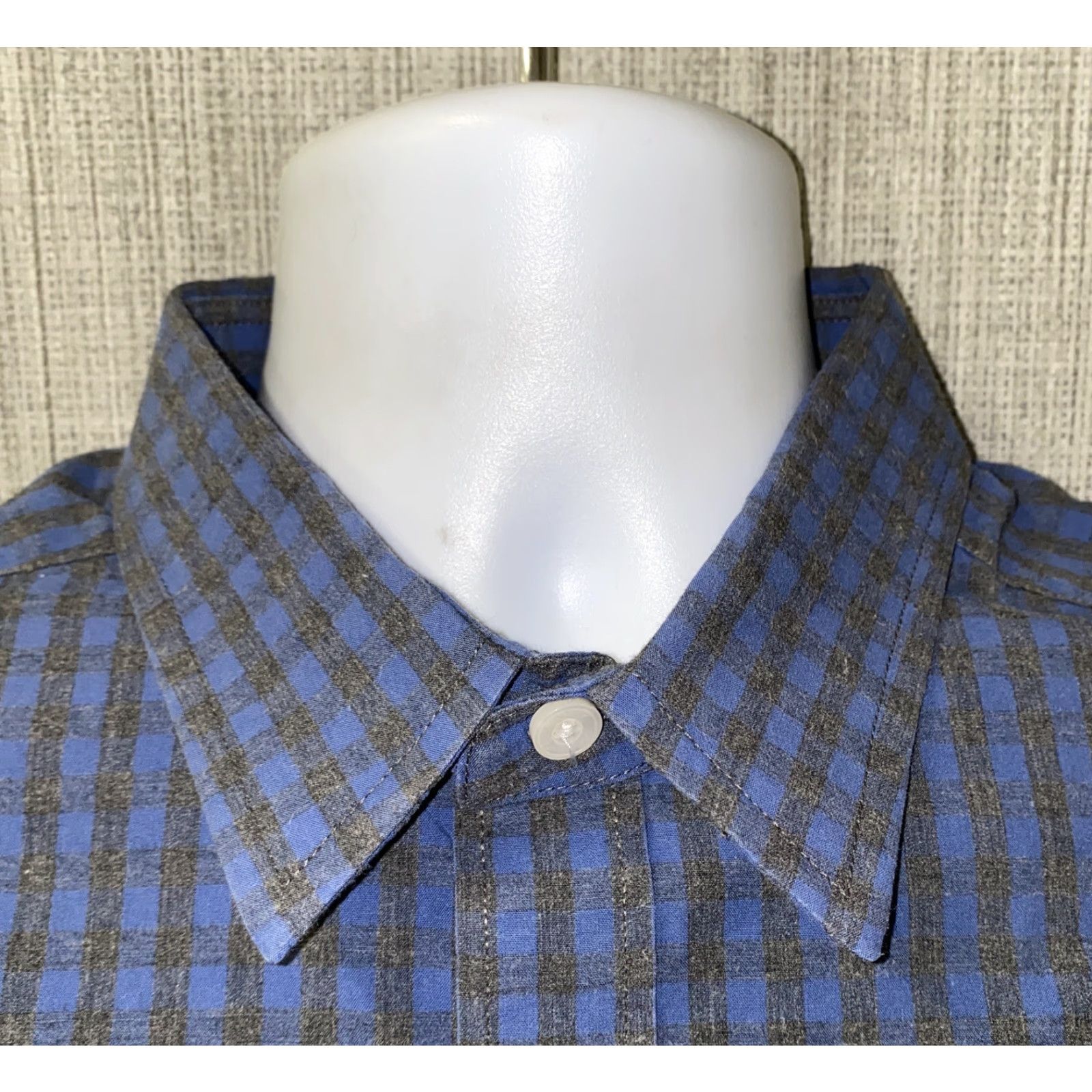 UNTUCKit UNTUCKit Slim Fit Long Sleeve Button-Front Shirt Mens L Blue/Gray Button-Down Collar Geometric Pattern Regular Size Type Size US L / EU 52-54 / 3 - 3 Thumbnail
