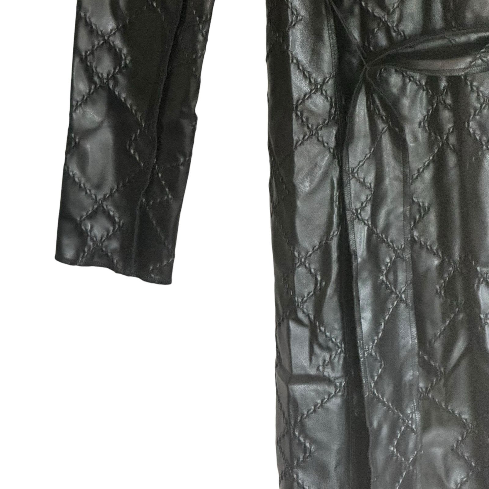Trina Turk Trina Turk Petite Black Quilted Long Jacket Designer Matrix Size S / US 4 / IT 40 - 10 Thumbnail