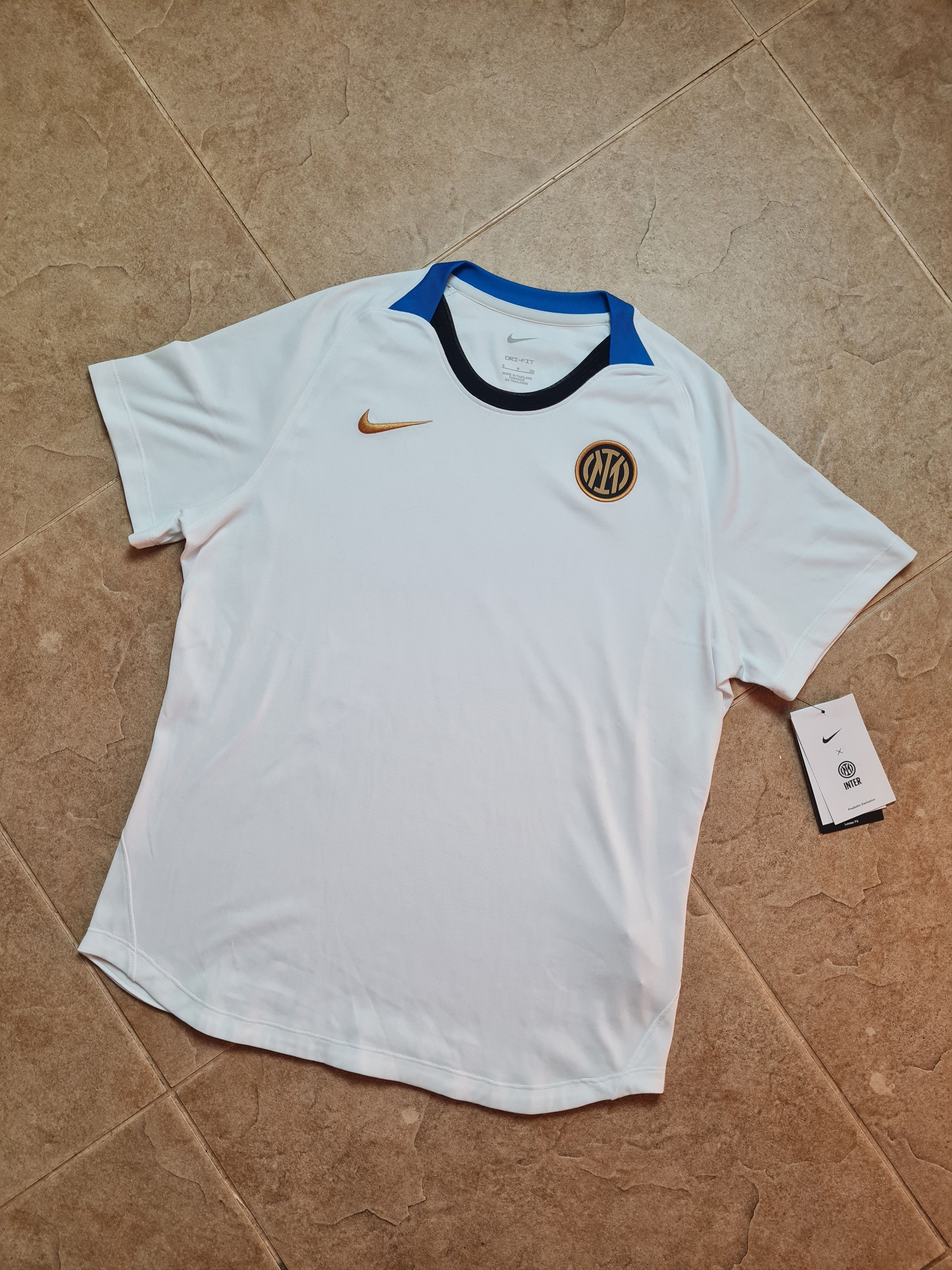 Nike Jersey Nike Inter 21-22 Lifestyle Shirt Leaked Would Have Size S / US 4 / IT 40 - 3 Thumbnail