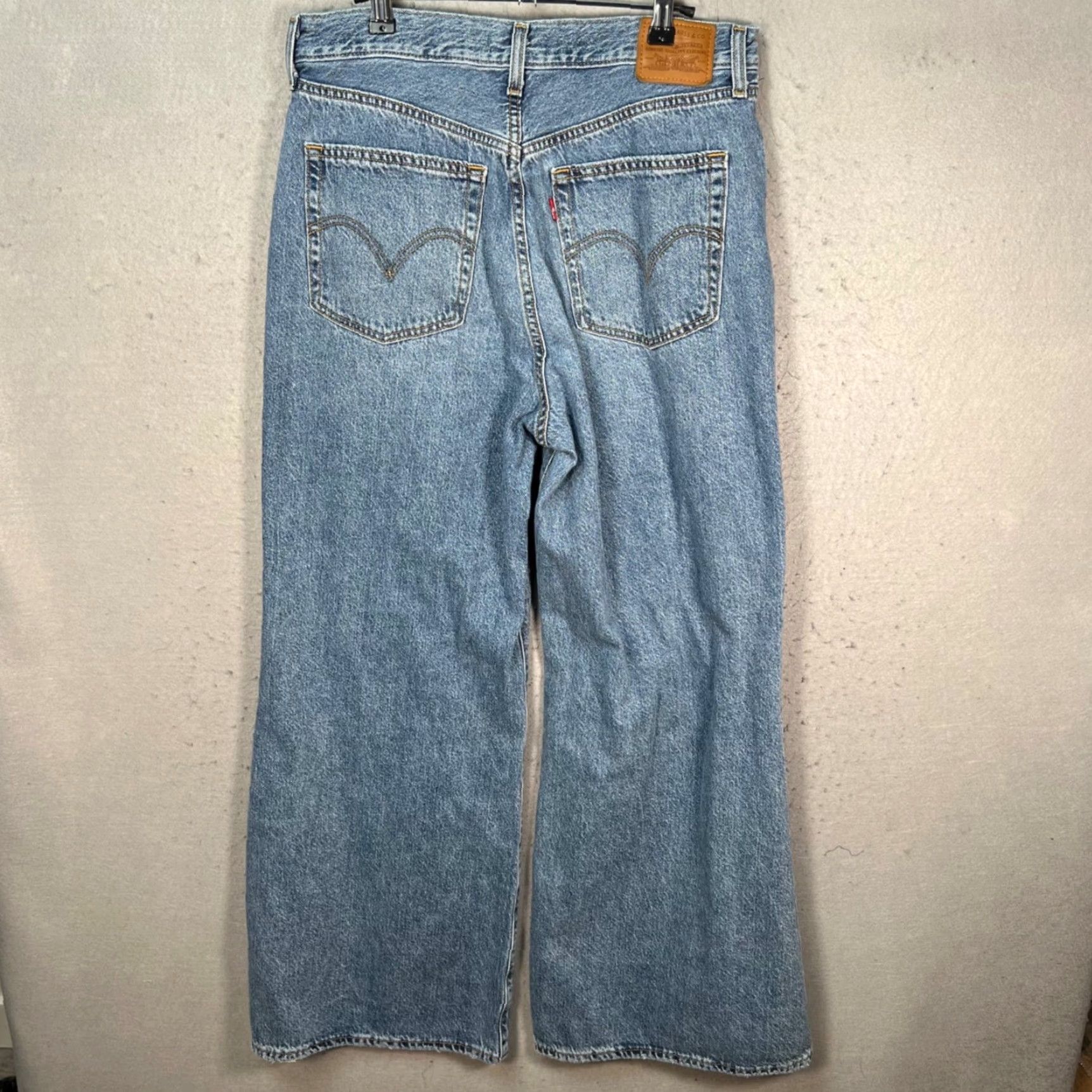 Levi's VINTAGE Levis Womens Jeans 32 x 29 High Loose Flare Distressed Wide Leg Light Wash Denim 5-Pocket Womens Size 24" / US 00 / IT 34 - 2 Thumbnail