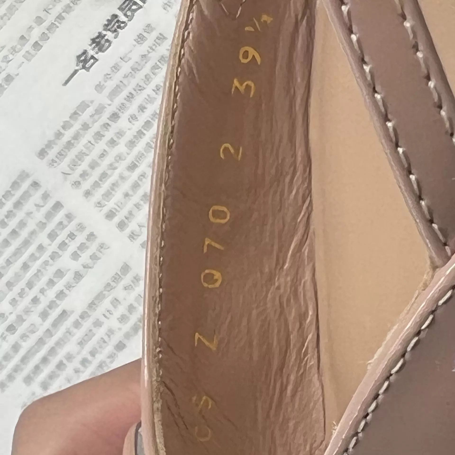 Valentino Valentino Pointed Toe Nude Heels 39.5 with box Size US 9 / IT 39 - 7 Thumbnail