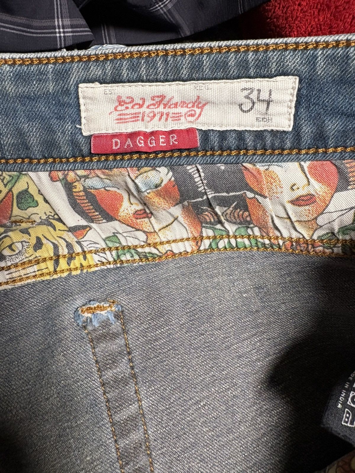 Ed Hardy VTG Ed Hardy "Dagger" Slim Taper Jean Embossed Skull Size 34 Size US 34 / EU 50 - 8 Thumbnail