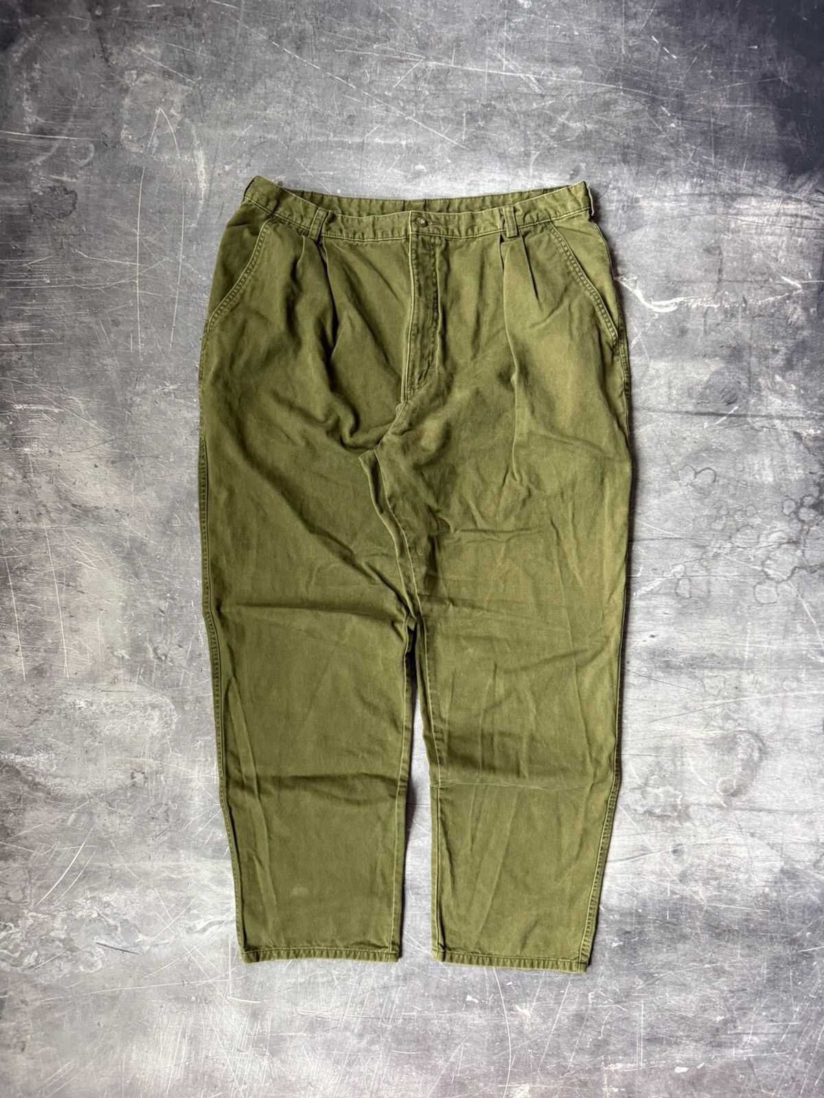 Woolrich Woolen Mills Vintage Woolrich Pleated Pants (40X32) Size US 40 / EU 56 - 1 Thumbnail