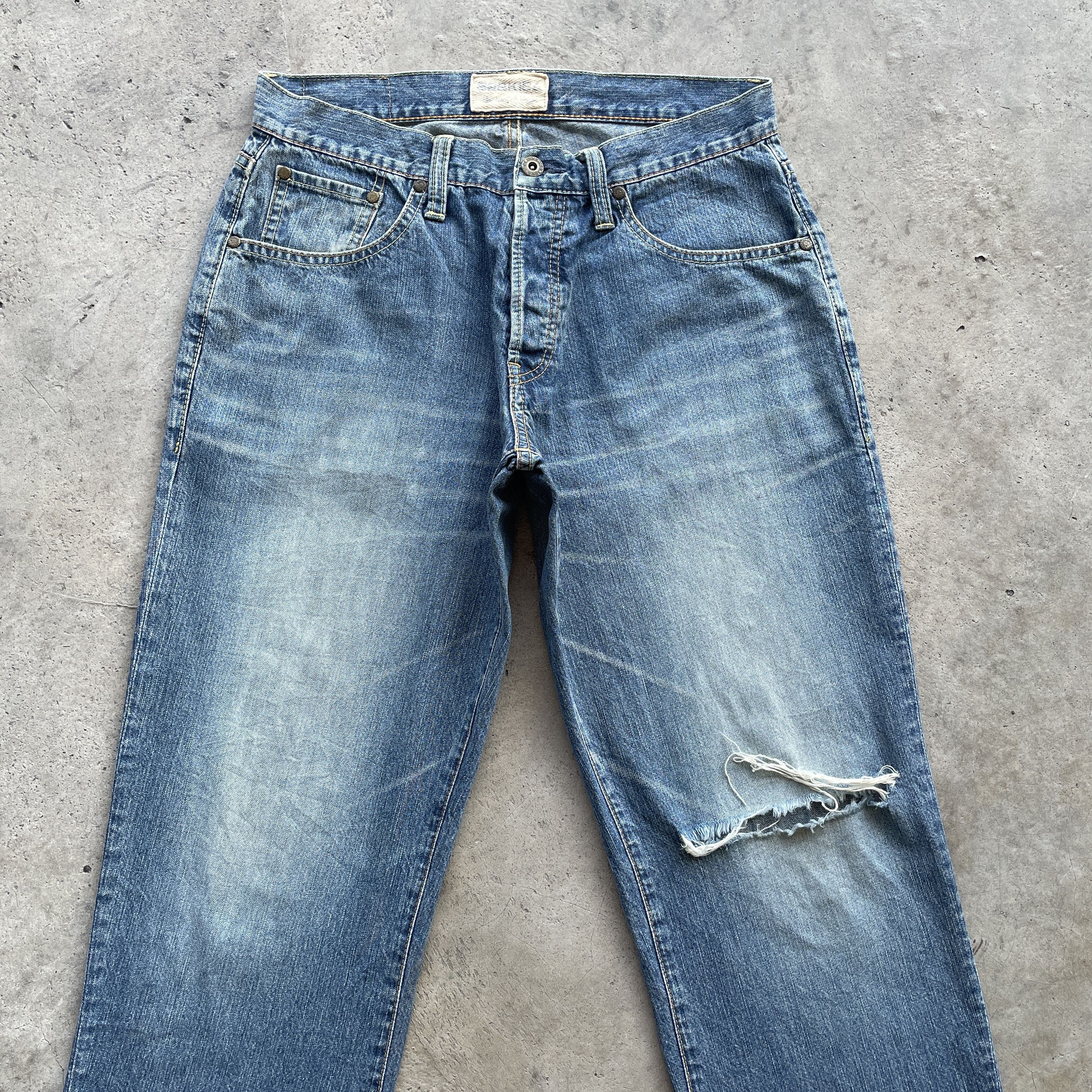 Ezekiel × Japanese Brand × Jean Vintage Ezekie Distressed Fly Button Faded Jeans Denim Pants Size US 30 / EU 46 - 3 Thumbnail