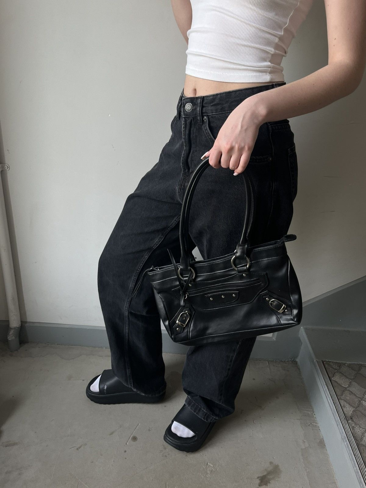 Japanese Brand × Vintage Vintage leather bag y2k handle bag opium swag Size ONE SIZE - 5 Thumbnail