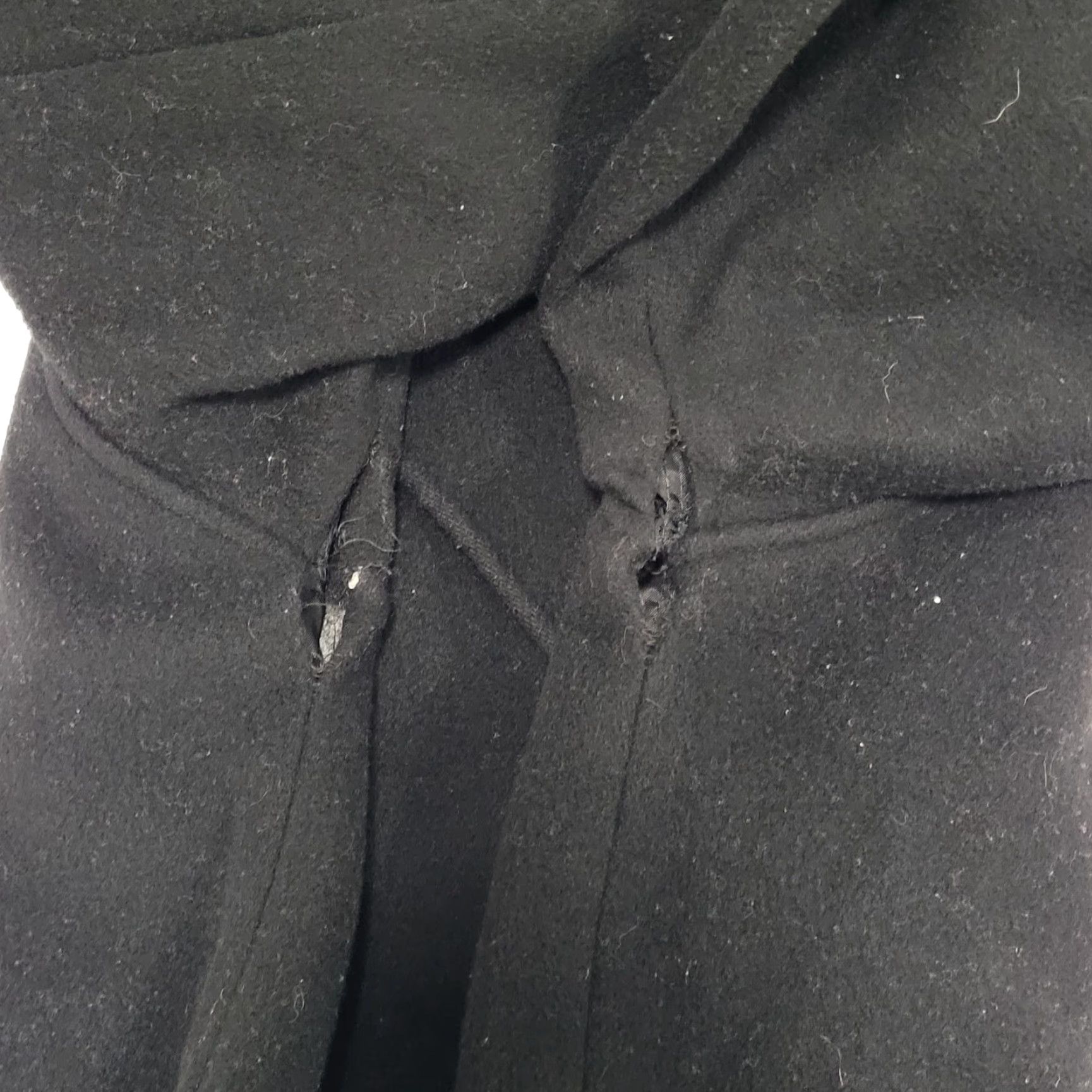 Vintage VINTAGE Alorna Coat Overcoat Wool Blend Double Breasted Buttoned Black L Large Women Pit to Pit 21.5 Shoulder to Hem 35 Sleeve 23.5" (defect) Size L / US 10 / IT 46 - 5 Thumbnail