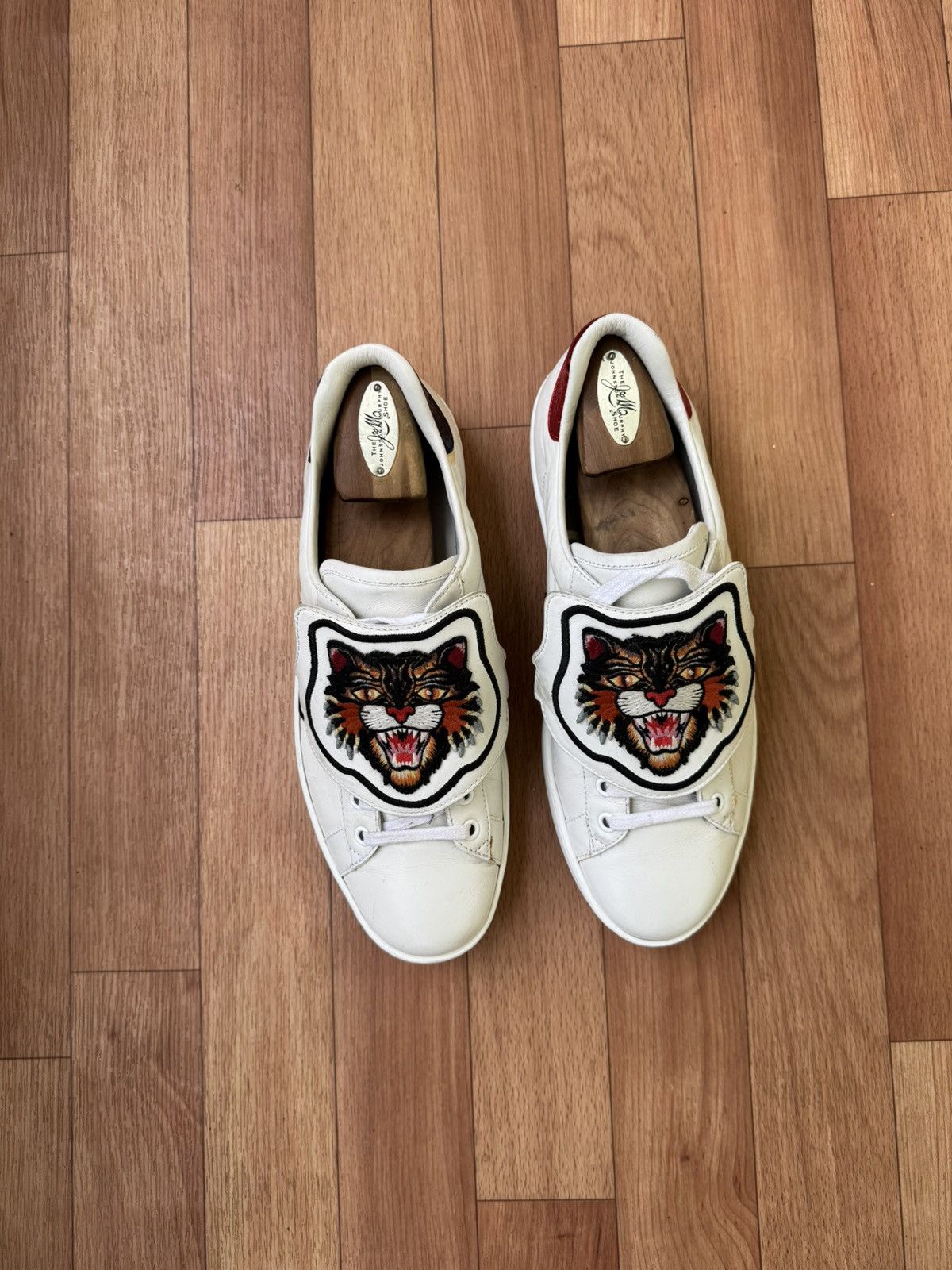 Gucci Gucci Tiger patch Sneakers Size US 8 / EU 41 - 12 Thumbnail