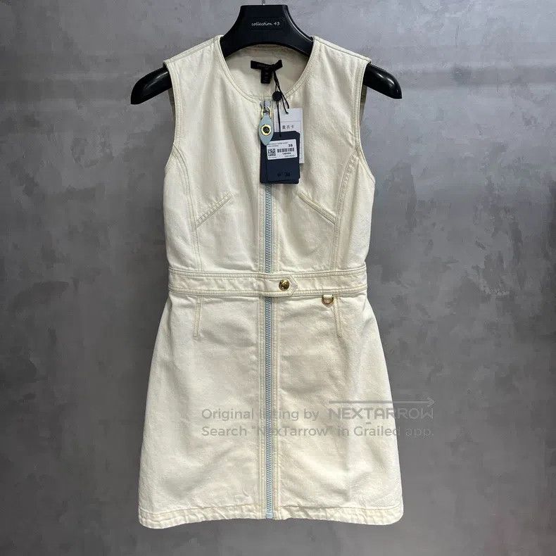 Louis Vuitton Louis Vuitton White Solid Crew Neck A-Line Sleeveless Dres Size XS / US 0-2 / IT 36-38 - 1 Thumbnail