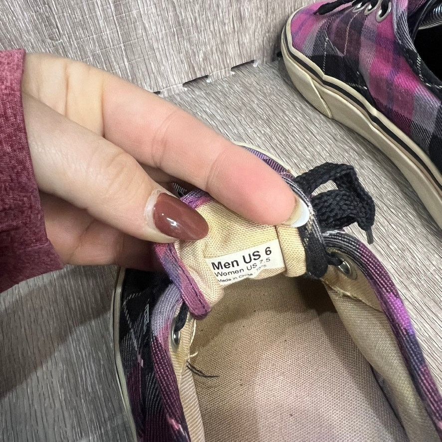 Vans Vans Plaid Sneakers Men's Size 6 / Women's 7.5 Pink & Black Size US 7.5 / IT 37.5 - 5 Thumbnail