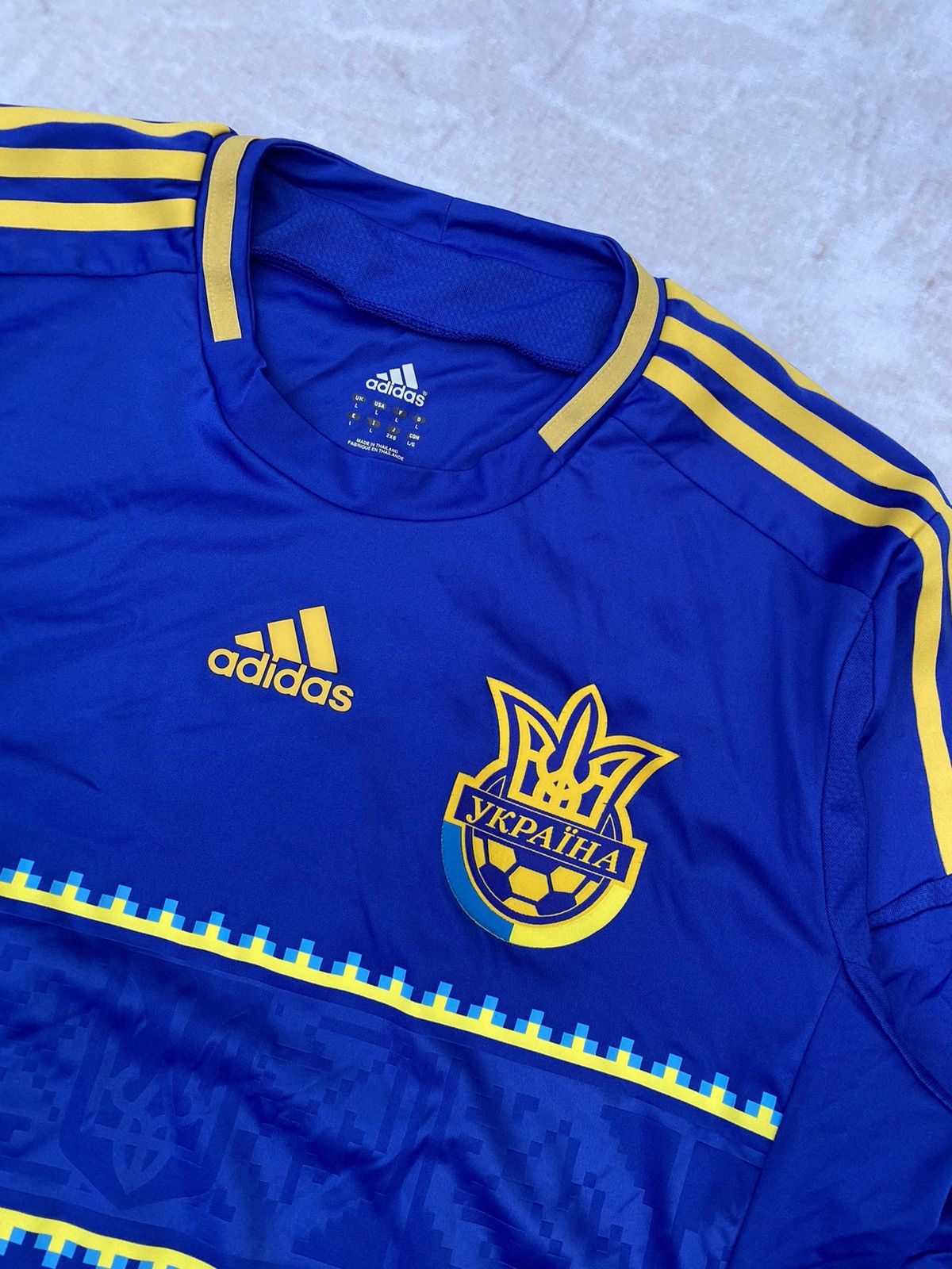 Adidas × Vintage UKRAINE 2012 2013 AWAY FOOTBALL SHIRT SOCCER JERSEY ADIDAS Size US L / EU 52-54 / 3 - 3 Thumbnail