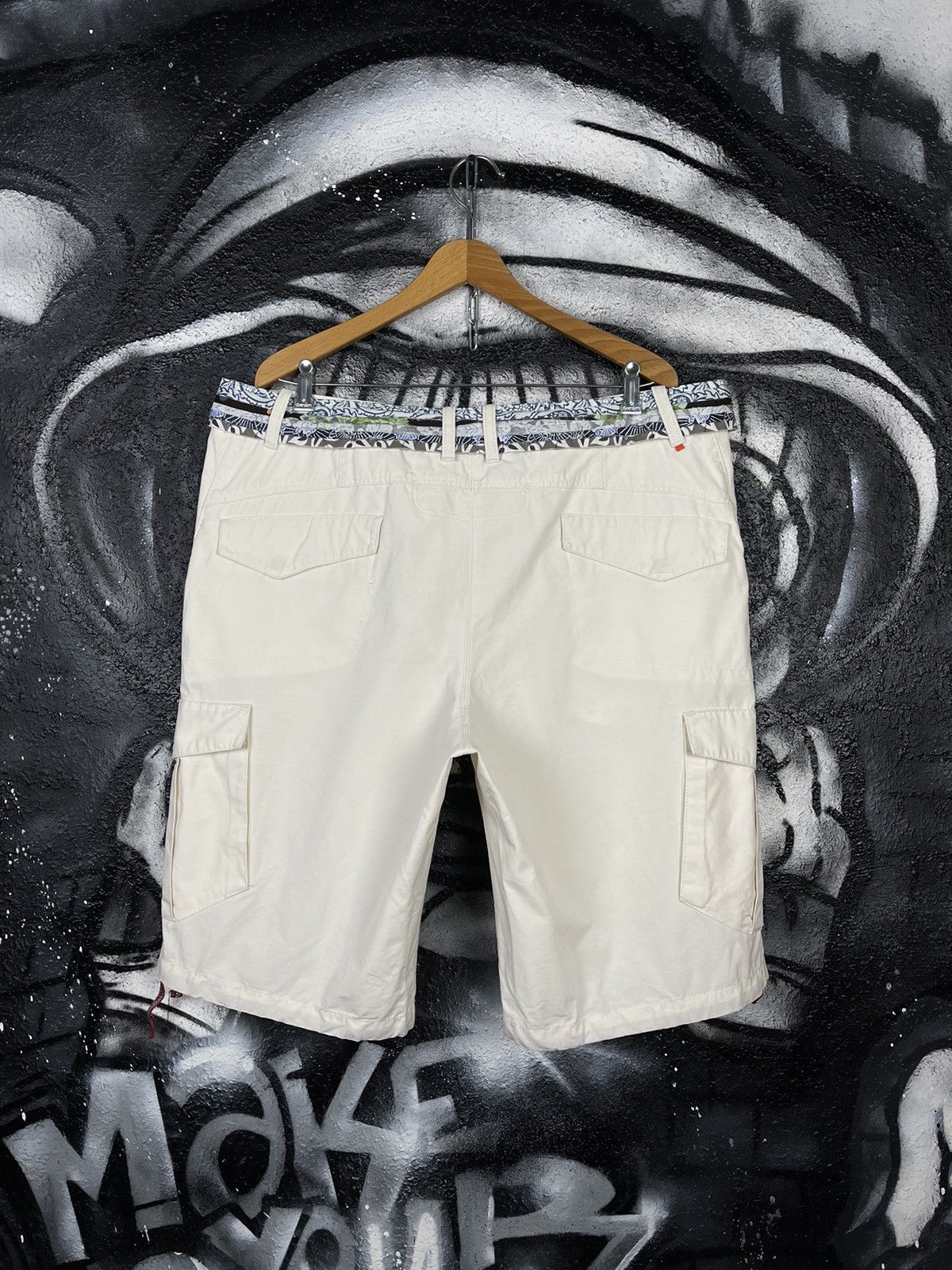 Hugo Boss Hugo Boss Comfort Fit Vintage White Cargo Shorts Size 56 Size US 38 / EU 54 - 4 Thumbnail