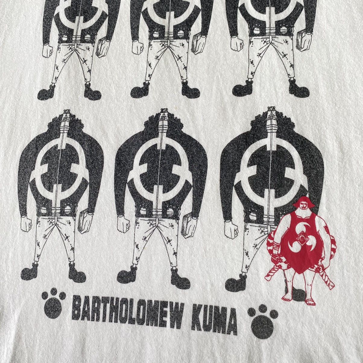 One Piece Bartholomew Kuma One Piece Anime ERD GRUNGE VINTAGE TEE Size US L / EU 52-54 / 3 - 3 Thumbnail