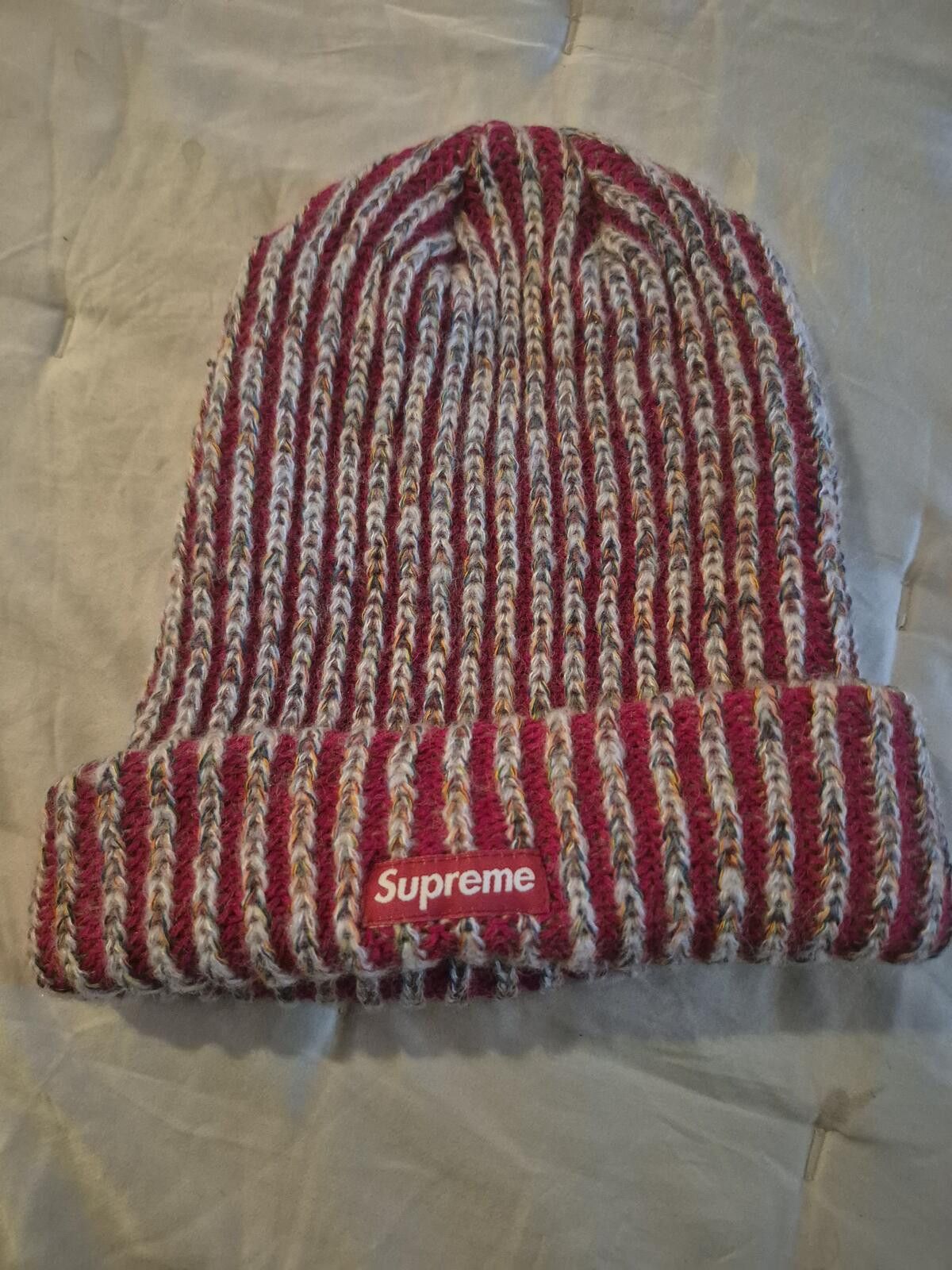 Supreme Supreme Red and White Striped Beanie Size ONE SIZE - 1 Thumbnail