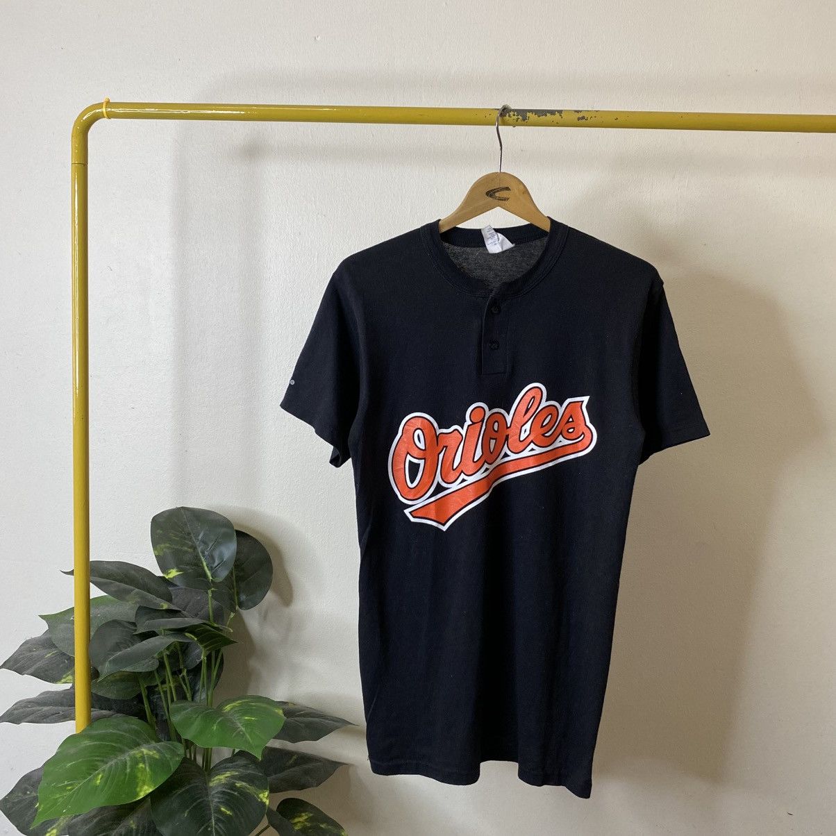 Majestic Vintage 80s Baltimore Orioles MLB Henley Neck Baseball Tee Size US M / EU 48-50 / 2 - 1 Thumbnail