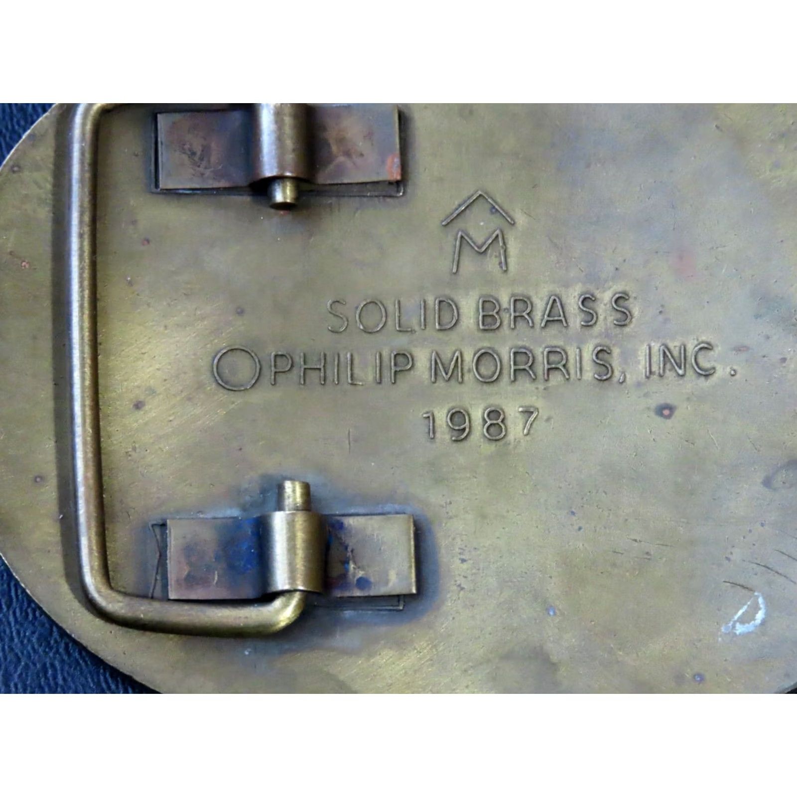 Marlboro VINTAGE Malboro Bull & Star Solid Brass Belt Buckle Shirt Mens 1987 Western Brass 1980s Cowboy Men Size ONE SIZE - 4 Thumbnail