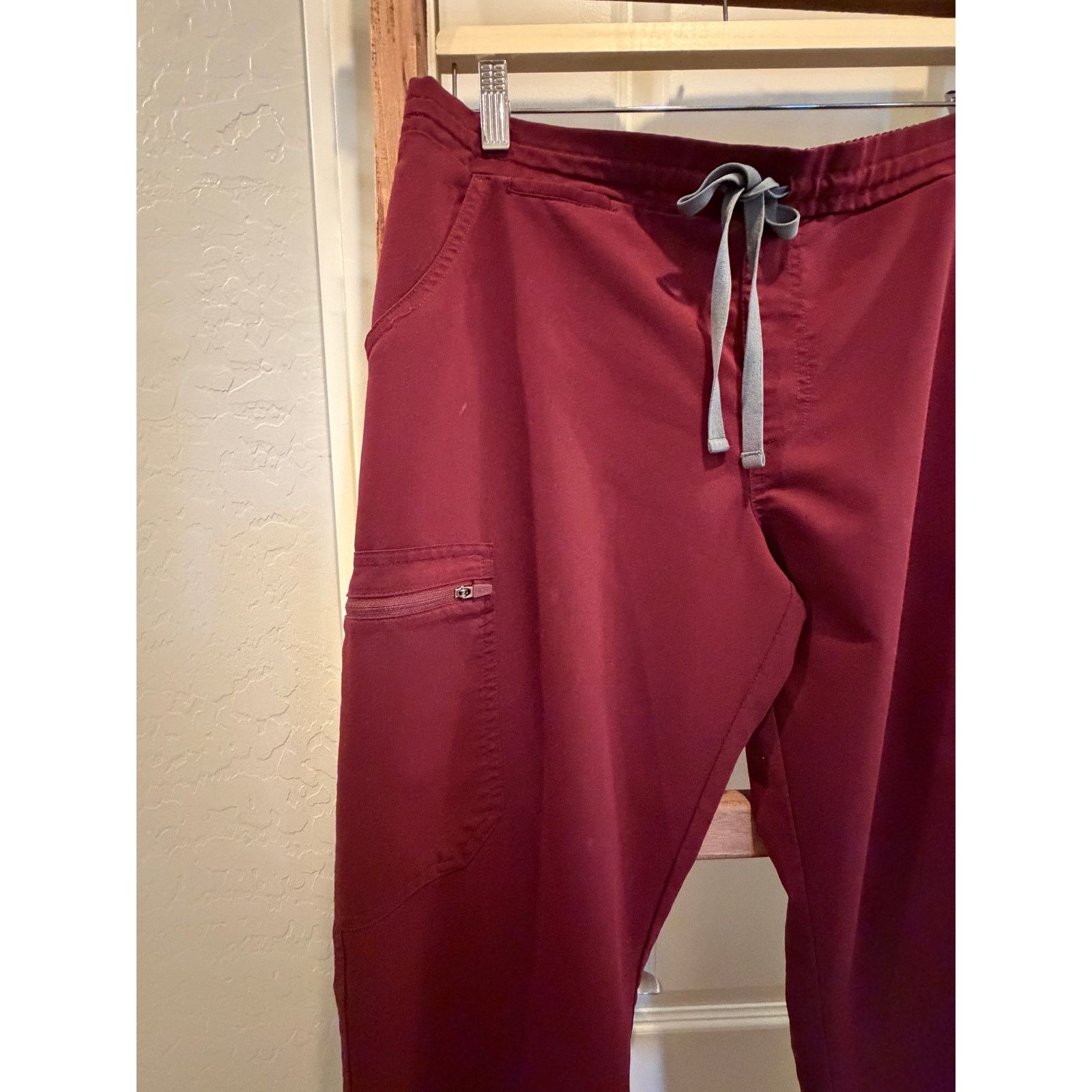 Unowned Womens Figs TW2000P Yola Skinny Scrub Pants Burgundy-Medium Size 30" / US 8 / IT 44 - 3 Thumbnail