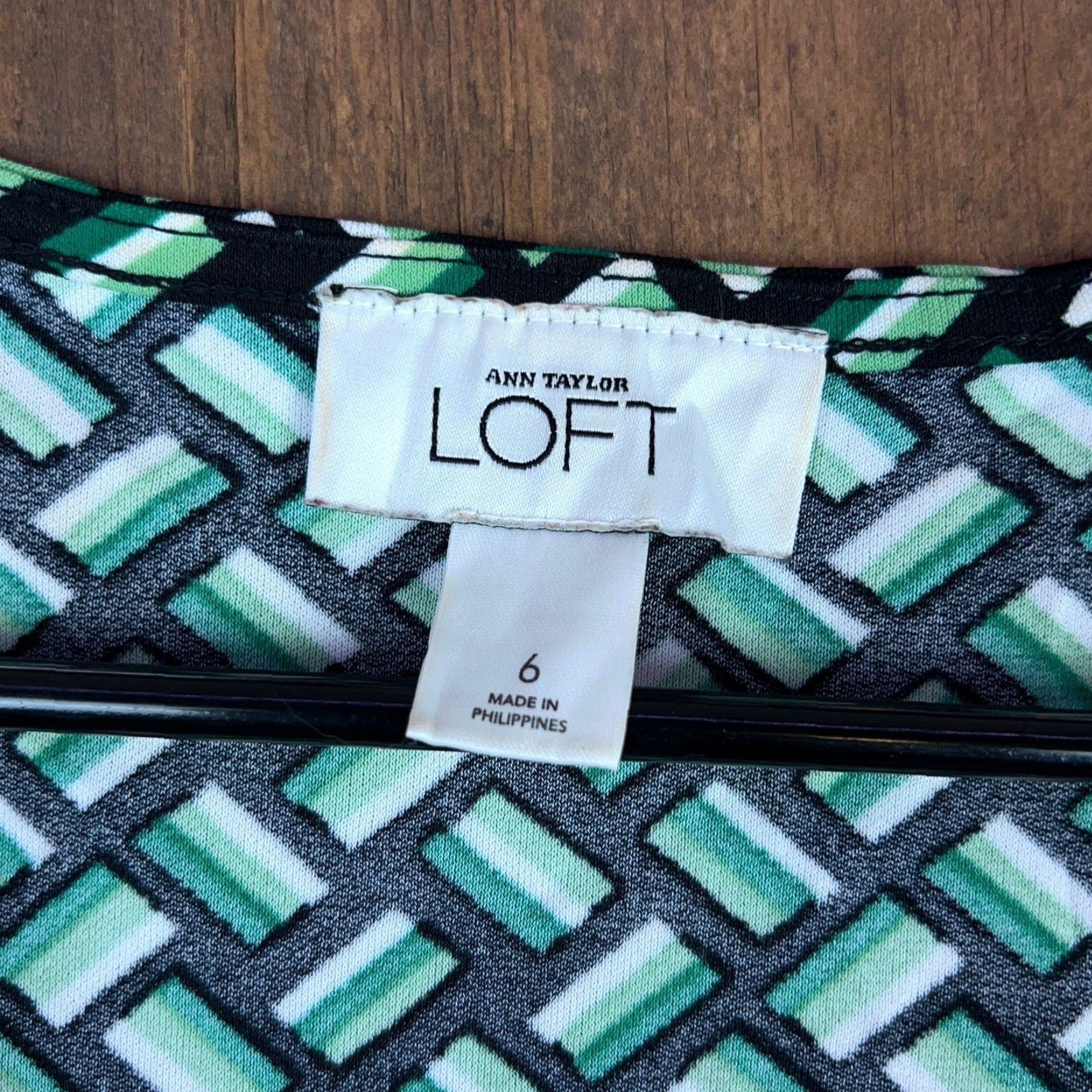 Ann Taylor Ann Taylor LOFT Dress Womens V-Neck Long Sleeve Workwear 6 Black Green Knee Length Subtle Wrap 30 Day Returns Mens? Size M / US 6-8 / IT 42-44 - 4 Thumbnail