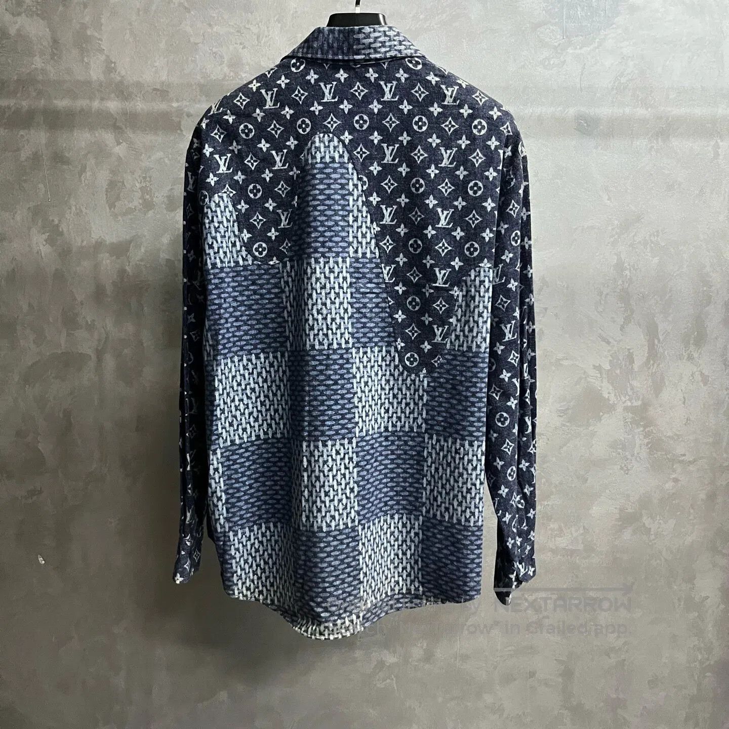 Louis Vuitton Louis Vuitton Logo-spliced single-row buttoned collar long Size US L / EU 52-54 / 3 - 5 Thumbnail