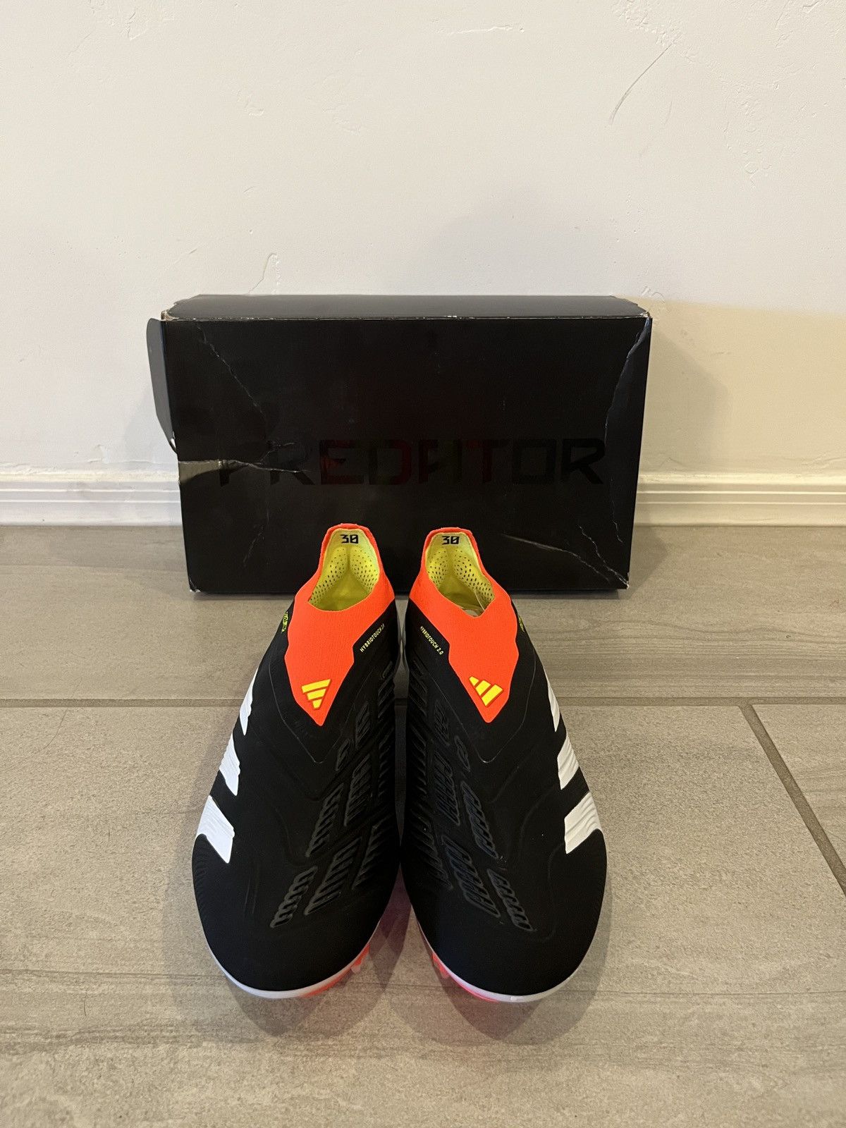 Adidas Adidas Predator Elite Laceless FG Soccer Cleats Size US 8.5 / EU 41-42 - 2 Thumbnail