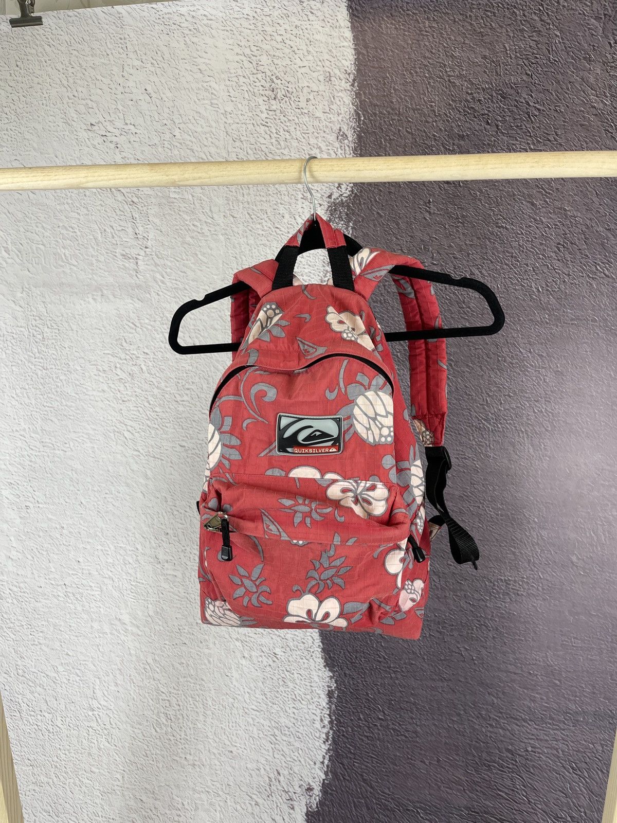 Quiksilver Quiksilver vintage red faded flower pattern backpack Size ONE SIZE - 3 Thumbnail