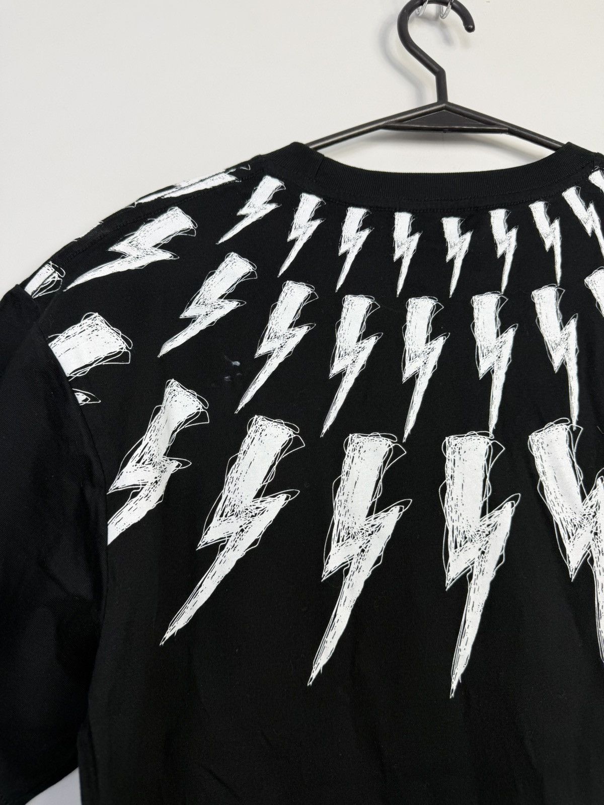 Neil Barrett Neil Barrett Thunderbolt Print T-shirt Size US L / EU 52-54 / 3 - 3 Thumbnail
