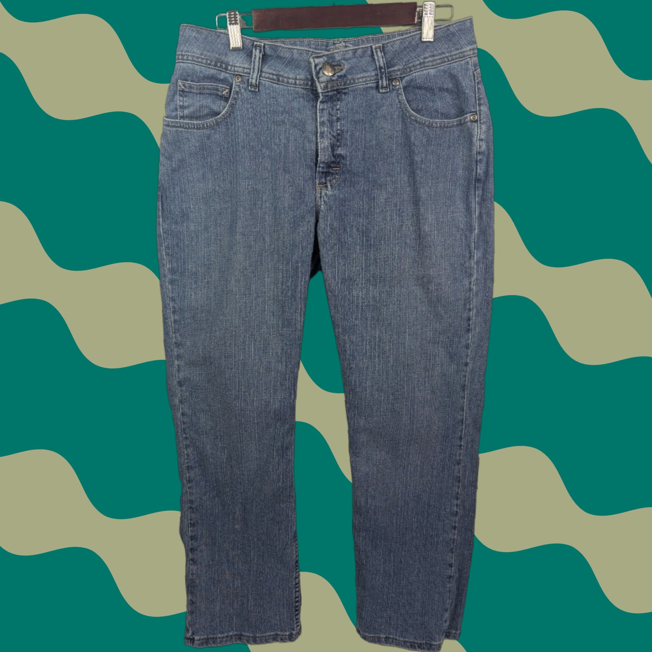 Vintage Lee Jeans Raiders Straight Leg Womens Size 14P Petites Denim Blue 130G188 Cotton Blend 99% Cotton 1% Spandex Size 36" / US 14 / IT 50 - 1 Thumbnail