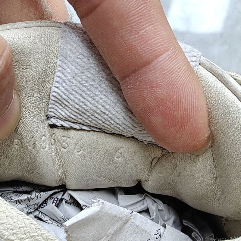 Gucci Gucci Star Print Low-Top Sneaker for All - Size US 7.5 / EU 40-41 - 3 Thumbnail