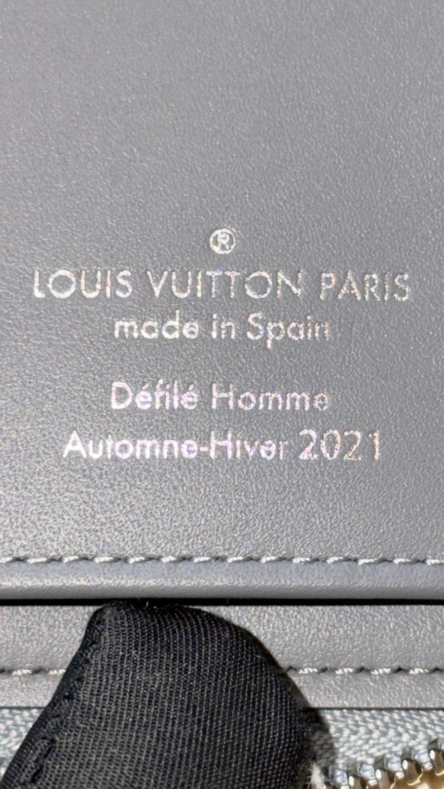 Louis Vuitton Louis Vuitton 2D Silver Metallic Mirror Zippy Long Wallet Size ONE SIZE - 11 Thumbnail