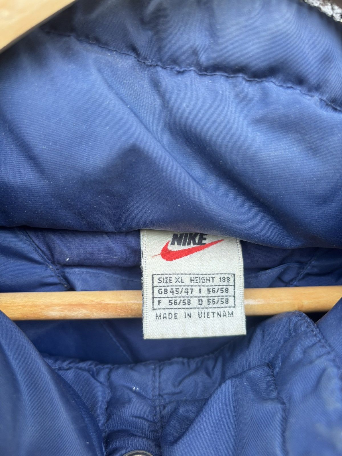 Nike Vintage Nike Swoosh Puffer Jacket Size US L / EU 52-54 / 3 - 6 Thumbnail