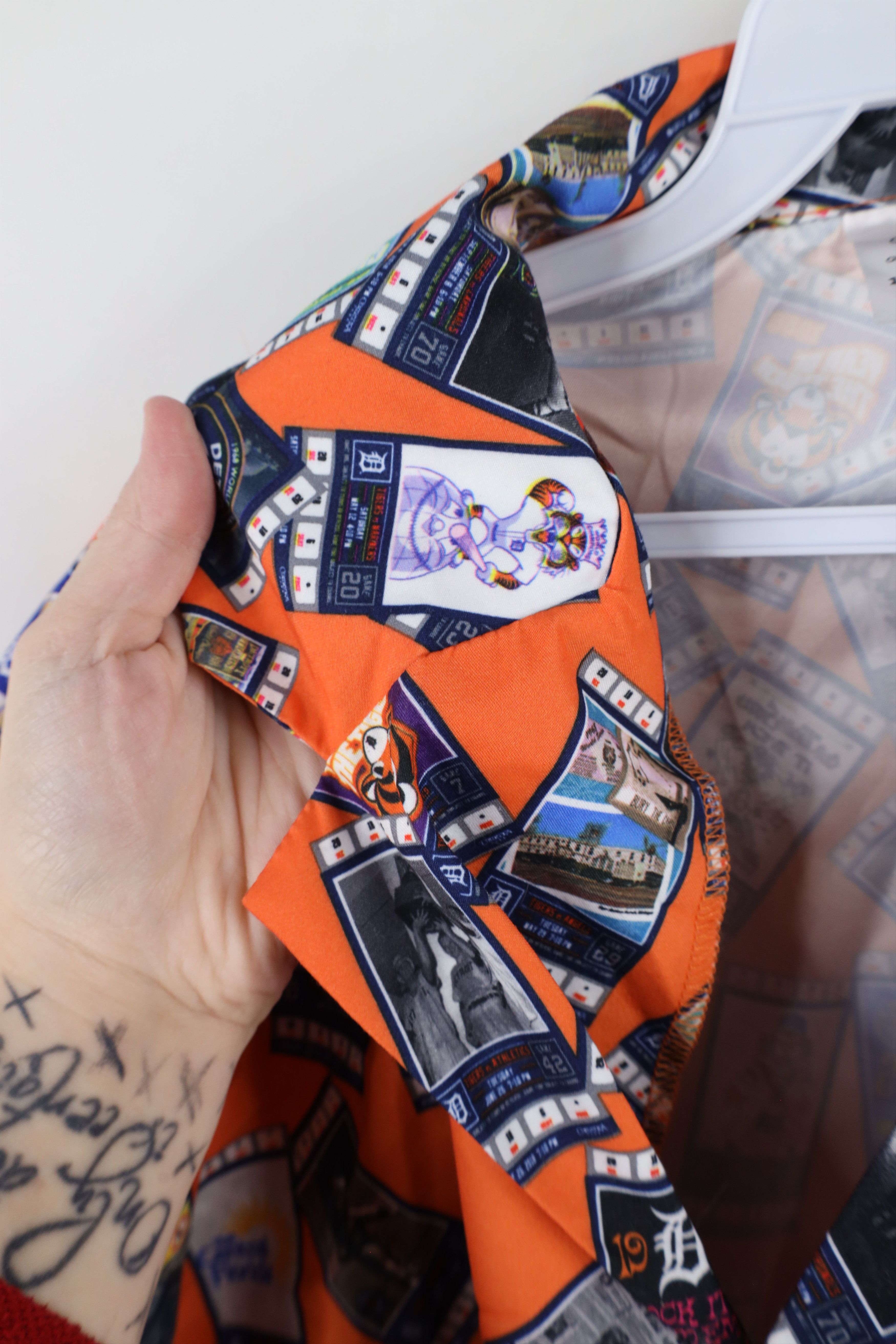 Vintage Vintage Print Detroit Tigers Baseball Hawaiian Button Shirt Size US XXL / EU 58 / 5 - 6 Thumbnail