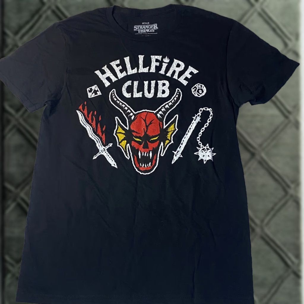 Vintage VINTAGE Stranger Things T Shirt Hell Fire Club Size S Black Unisex Adults Short Sleeve 80s Movie CM 34-36 Size US S / EU 44-46 / 1 - 1 Thumbnail