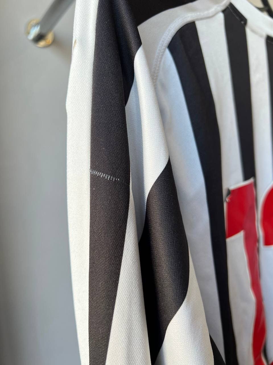 Puma 2018/19 NEWCASTLE UNITED #12 HOME SOCCER FOOTBALL JERSEY M Size US M / EU 48-50 / 2 - 18 Thumbnail